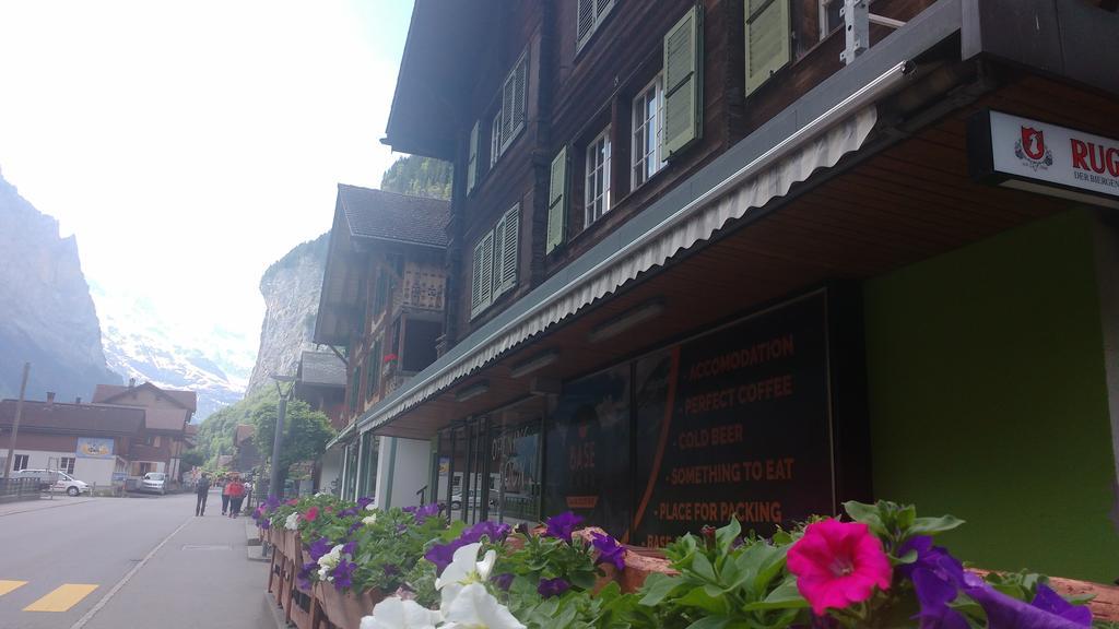 Base Cafe Apartment Lauterbrunnen Exterior photo