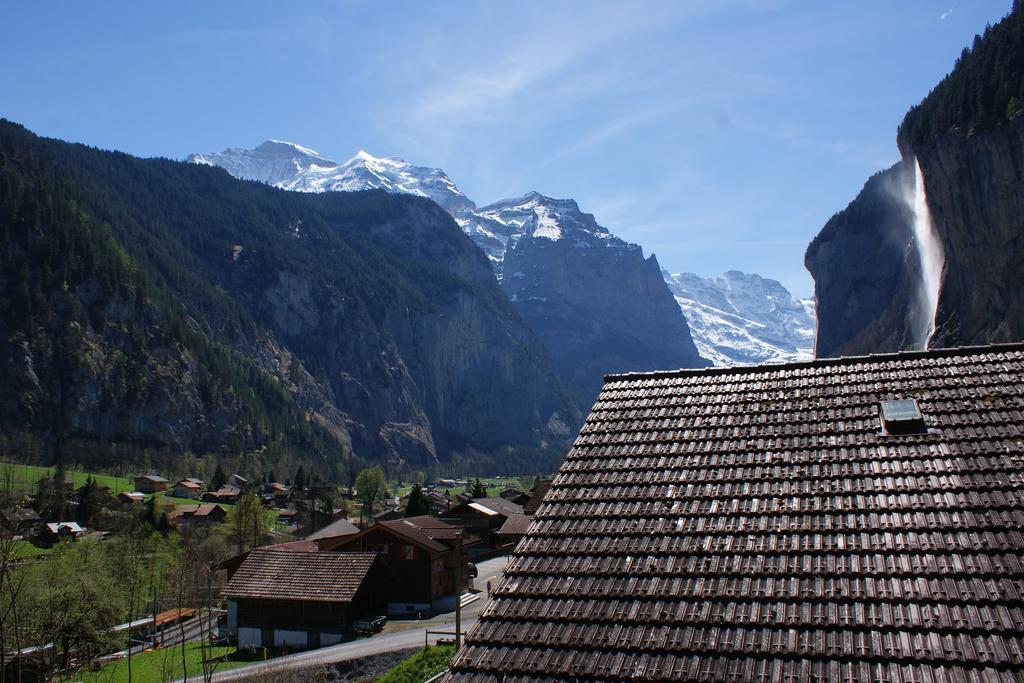 Base Cafe Apartment Lauterbrunnen Exterior photo